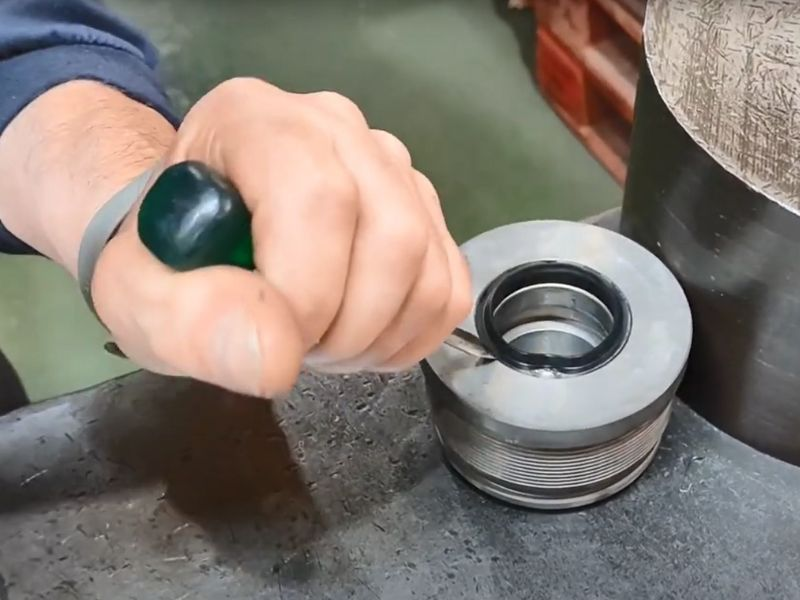 7 välttämätöntä vaiheita hydraulisylinterille Prevenat