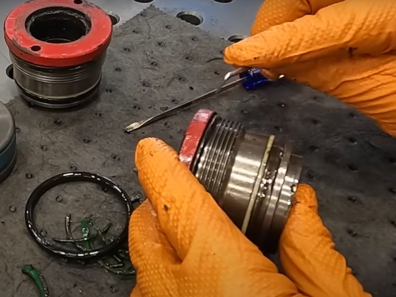 Opas hydrauliseen sylinterin tiivisanvika -analyysiin