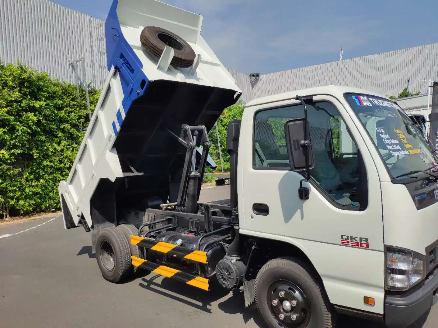 Scissor Hoist for Dump Trailer Lifting Systems