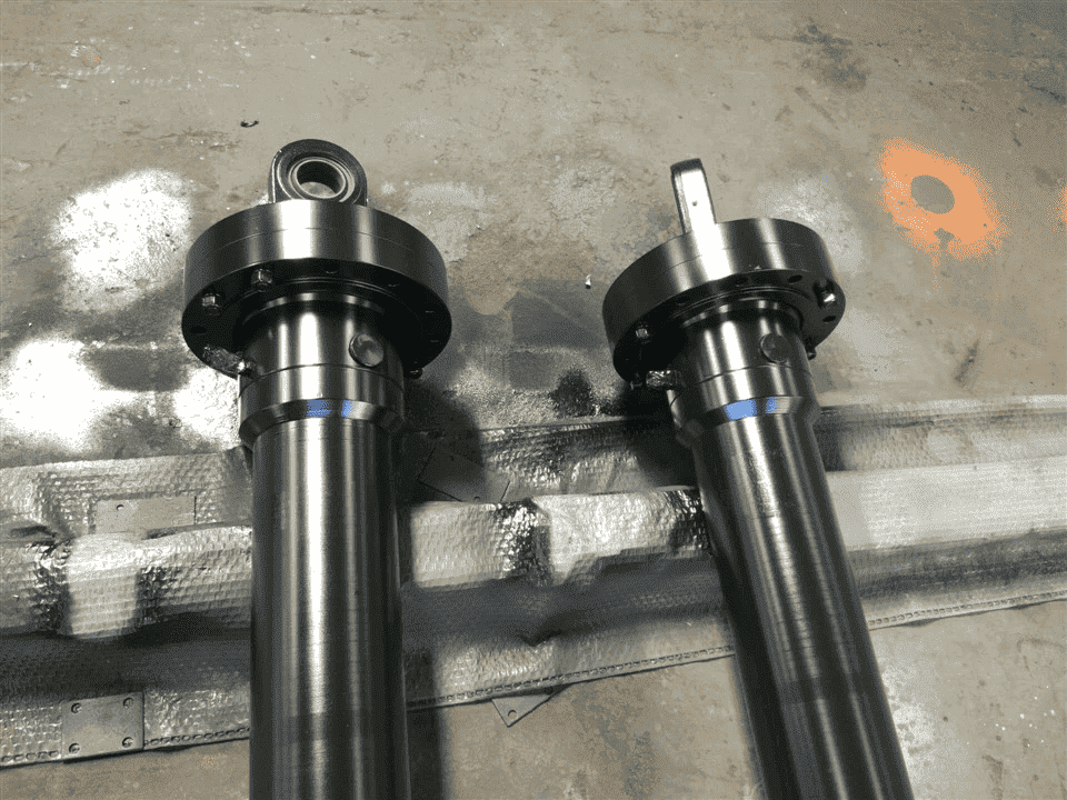 Perävaunun nostovinssin sylinteri (4